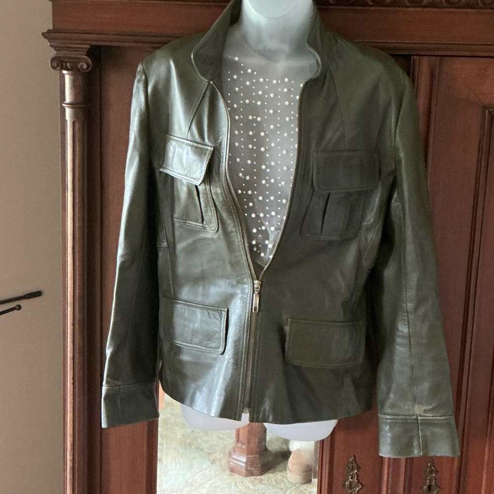 Chic Italian Olive Green Leather Jacket
